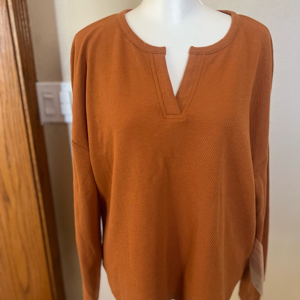 LIKE NEW SAMPLE CAbi | Long Sleeve Waffle Tee | Copper Orange | Style 4369 | SzM